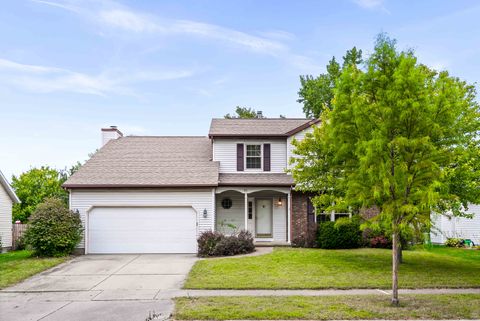 Photo of 35 Aberdeen Way, Bloomington, IL 61704 (MLS # 12477604)