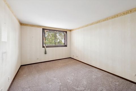 Tiny photo for 1S150 SPRING Road #4L, Oakbrook Terrace, IL 60181 (MLS # 12501748)