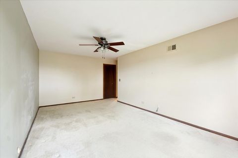 Tiny photo for 1S150 SPRING Road #4L, Oakbrook Terrace, IL 60181 (MLS # 12501748)