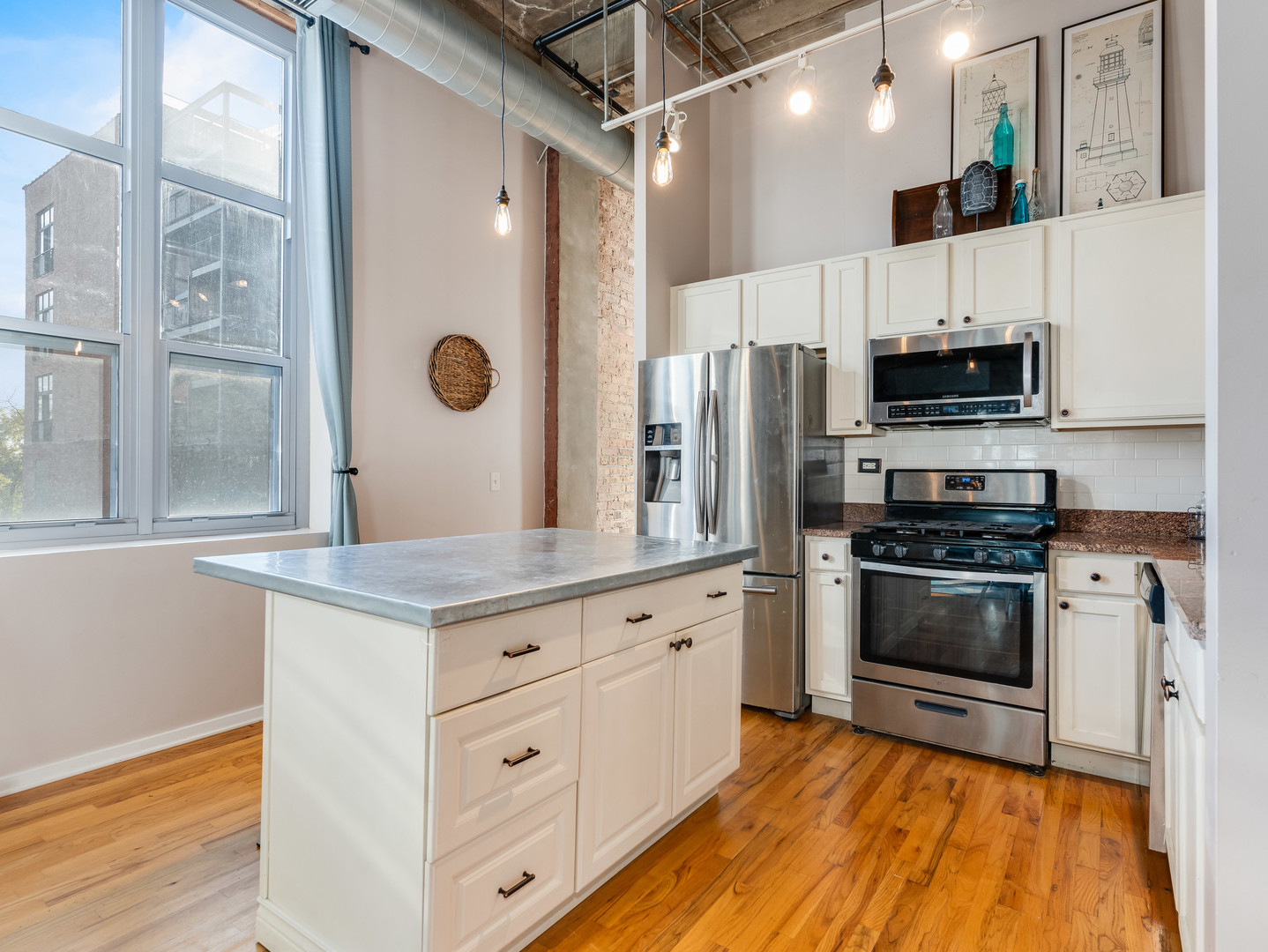 1735 N Paulina Street 322