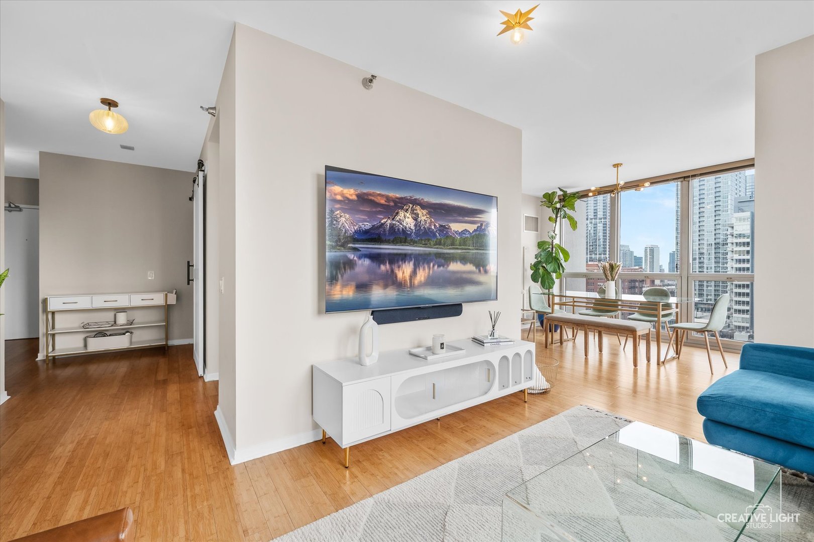 200 W Grand Avenue 1504