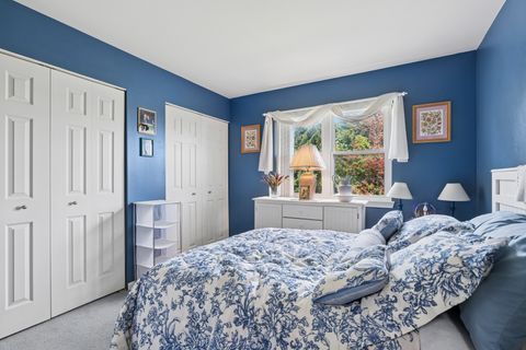 Tiny photo for 10 Barrington Court, Lake In The Hills, IL 60156 (MLS # 12418638)