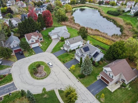 Tiny photo for 10 Barrington Court, Lake In The Hills, IL 60156 (MLS # 12418638)