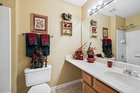 Tiny photo for 10 Barrington Court, Lake In The Hills, IL 60156 (MLS # 12418638)