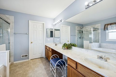 Tiny photo for 10 Barrington Court, Lake In The Hills, IL 60156 (MLS # 12418638)