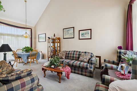 Tiny photo for 10 Barrington Court, Lake In The Hills, IL 60156 (MLS # 12418638)
