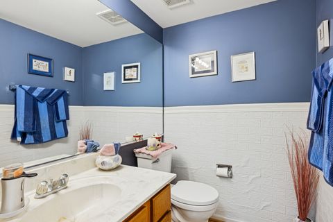 Tiny photo for 10 Barrington Court, Lake In The Hills, IL 60156 (MLS # 12418638)