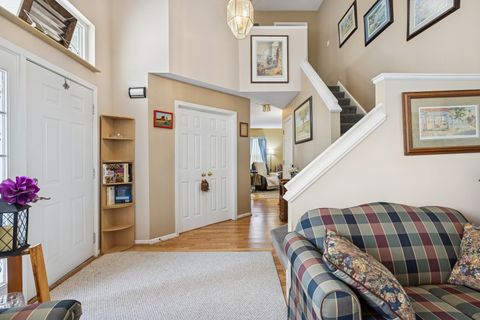 Tiny photo for 10 Barrington Court, Lake In The Hills, IL 60156 (MLS # 12418638)