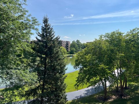 Tiny photo for 805 Leicester Road #320, Elk Grove Village, IL 60007 (MLS # 12525491)