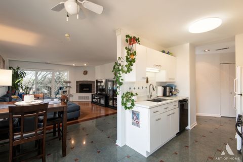 Tiny photo for 805 Leicester Road #320, Elk Grove Village, IL 60007 (MLS # 12525491)