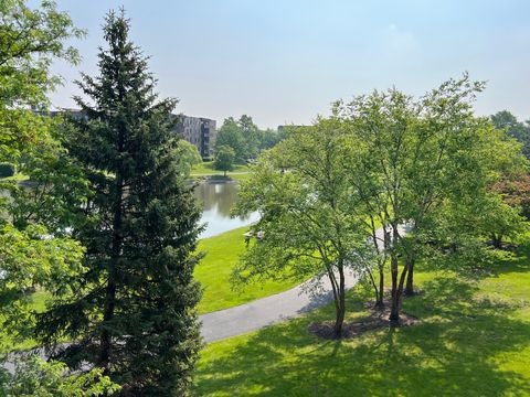Tiny photo for 805 Leicester Road #320, Elk Grove Village, IL 60007 (MLS # 12525491)