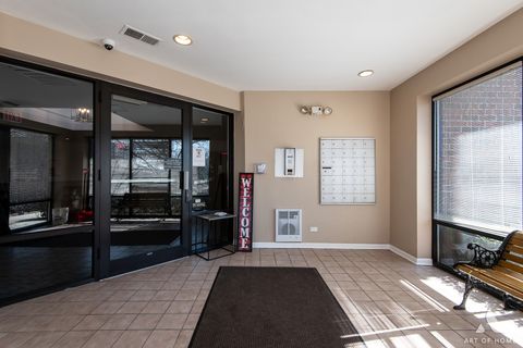 Tiny photo for 805 Leicester Road #320, Elk Grove Village, IL 60007 (MLS # 12525491)