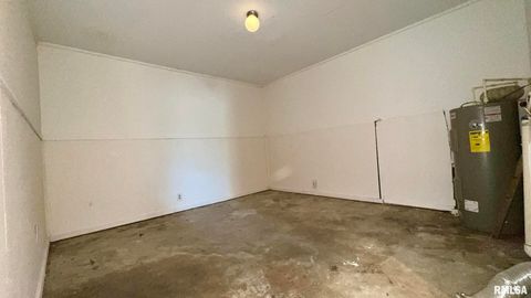 Tiny photo for 215 McFall Street, Benton, IL 62812 (MLS # EB459930)