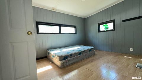 Tiny photo for 215 McFall Street, Benton, IL 62812 (MLS # EB459930)