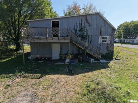 Tiny photo for 215 McFall Street, Benton, IL 62812 (MLS # EB459930)