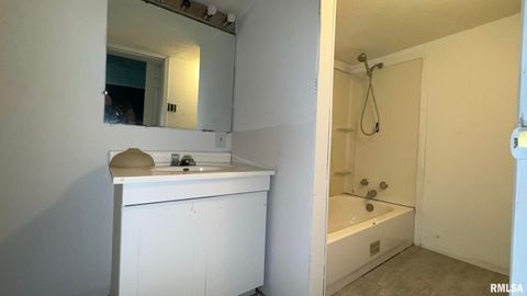 Tiny photo for 215 McFall Street, Benton, IL 62812 (MLS # EB459930)