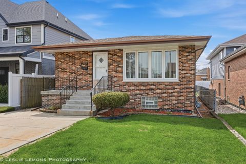 Photo of 2919 W 101ST Place, Evergreen Park, IL 60805 (MLS # 12591273)