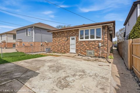 Tiny photo for 2919 W 101ST Place, Evergreen Park, IL 60805 (MLS # 12591273)