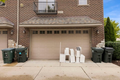 Tiny photo for 9521 Shields Avenue #9521, Brookfield, IL 60513 (MLS # 12660837)