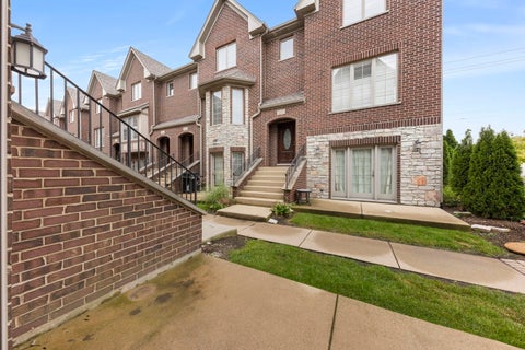 Tiny photo for 9521 Shields Avenue #9521, Brookfield, IL 60513 (MLS # 12660837)