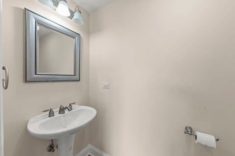 Tiny photo for 9521 Shields Avenue #9521, Brookfield, IL 60513 (MLS # 12660837)