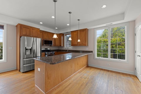 Tiny photo for 9521 Shields Avenue #9521, Brookfield, IL 60513 (MLS # 12660837)