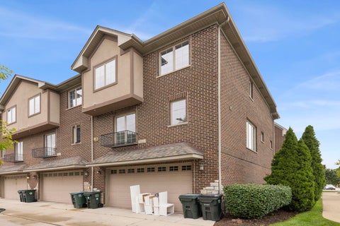 Tiny photo for 9521 Shields Avenue #9521, Brookfield, IL 60513 (MLS # 12660837)