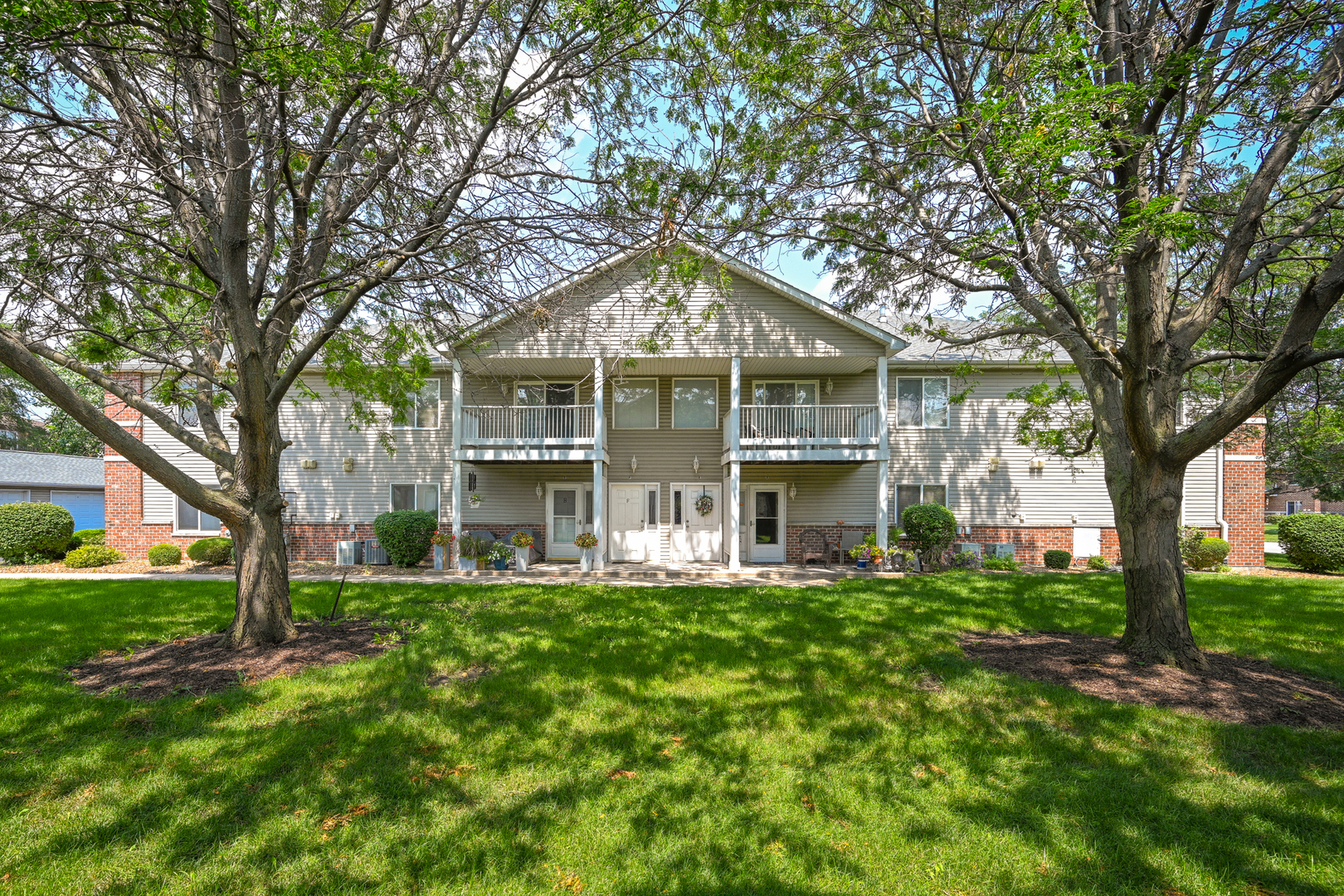 View Crest Hill, IL 60403 condo