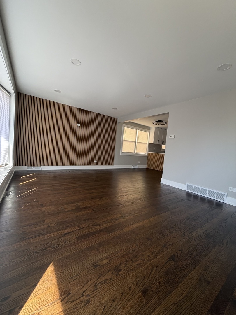 11647 S Aberdeen Street