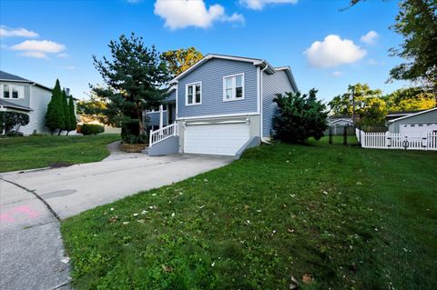 Tiny photo for 3 Oakview Court, Woodridge, IL 60517 (MLS # 12491597)