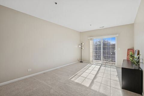 Tiny photo for 10 N Lake Street #316, Grayslake, IL 60030 (MLS # 12511176)