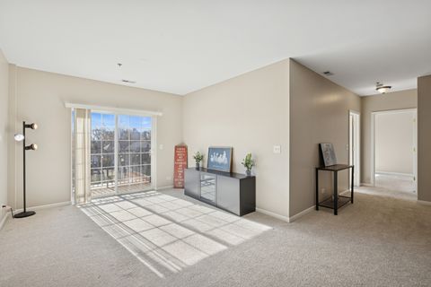 Tiny photo for 10 N Lake Street #316, Grayslake, IL 60030 (MLS # 12511176)