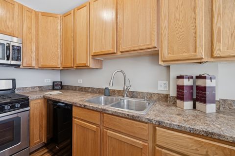 Tiny photo for 10 N Lake Street #316, Grayslake, IL 60030 (MLS # 12511176)