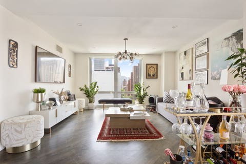 Tiny photo for 21 W Goethe Street #18GH, Chicago, IL 60610 (MLS # 12668962)