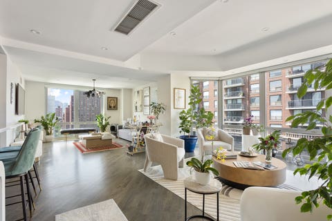 Tiny photo for 21 W Goethe Street #18GH, Chicago, IL 60610 (MLS # 12668962)