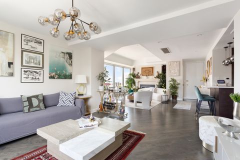 Tiny photo for 21 W Goethe Street #18GH, Chicago, IL 60610 (MLS # 12668962)