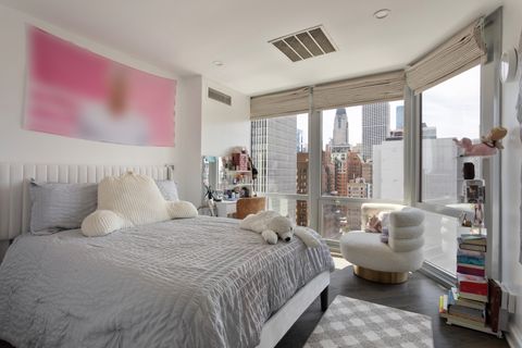 Tiny photo for 21 W Goethe Street #18GH, Chicago, IL 60610 (MLS # 12668962)