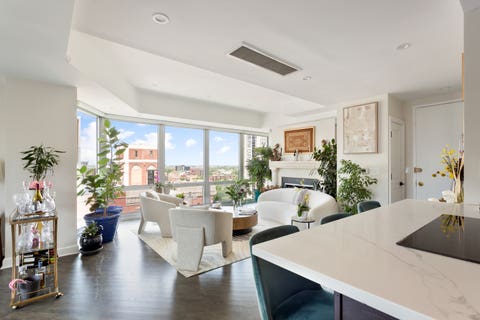 Tiny photo for 21 W Goethe Street #18GH, Chicago, IL 60610 (MLS # 12668962)