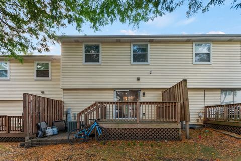 Tiny photo for 205 Raintree Court, Aurora, IL 60504 (MLS # 12474484)