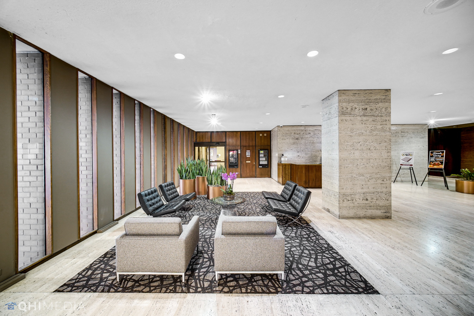 6033 N Sheridan Road 11G