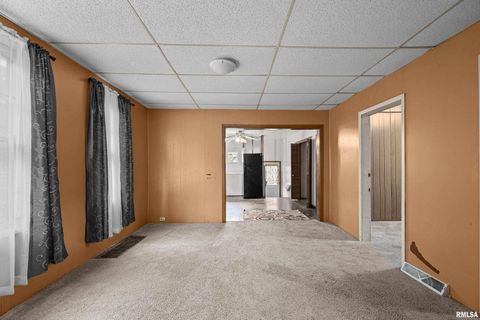 Tiny photo for 158 5TH Street, Silvis, IL 61282 (MLS # QC4269408)