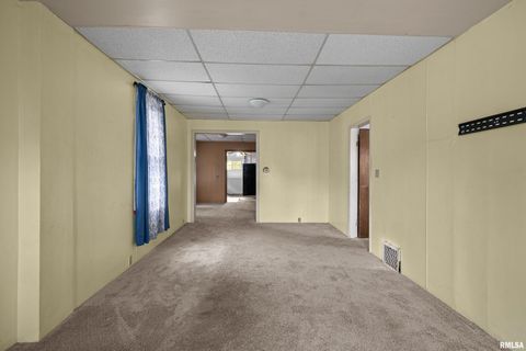 Tiny photo for 158 5TH Street, Silvis, IL 61282 (MLS # QC4269408)