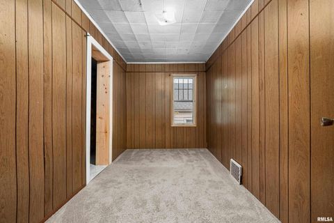 Tiny photo for 158 5TH Street, Silvis, IL 61282 (MLS # QC4269408)