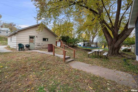 Tiny photo for 158 5TH Street, Silvis, IL 61282 (MLS # QC4269408)