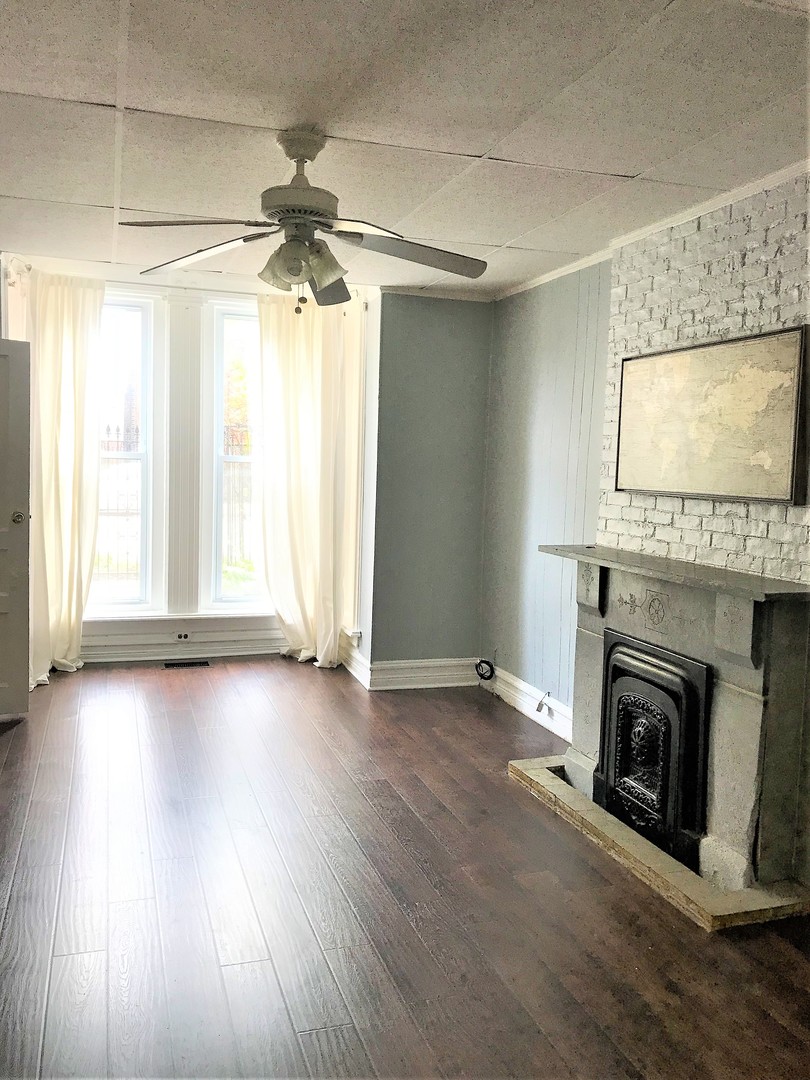 1012 S Oakley Boulevard 1