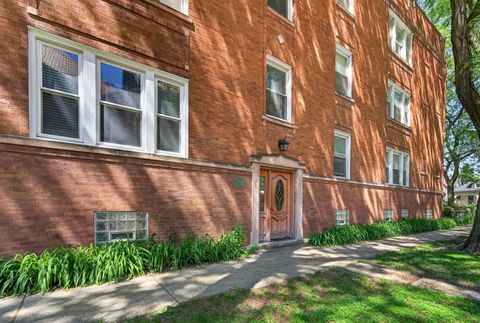 Photo of 4308 W Waveland Avenue #2, Chicago, IL 60641 (MLS # 12660941)