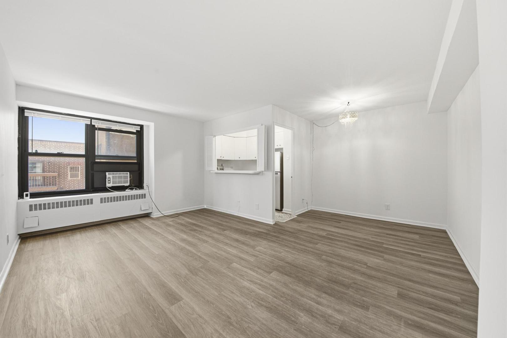 6118 N Sheridan Road 506