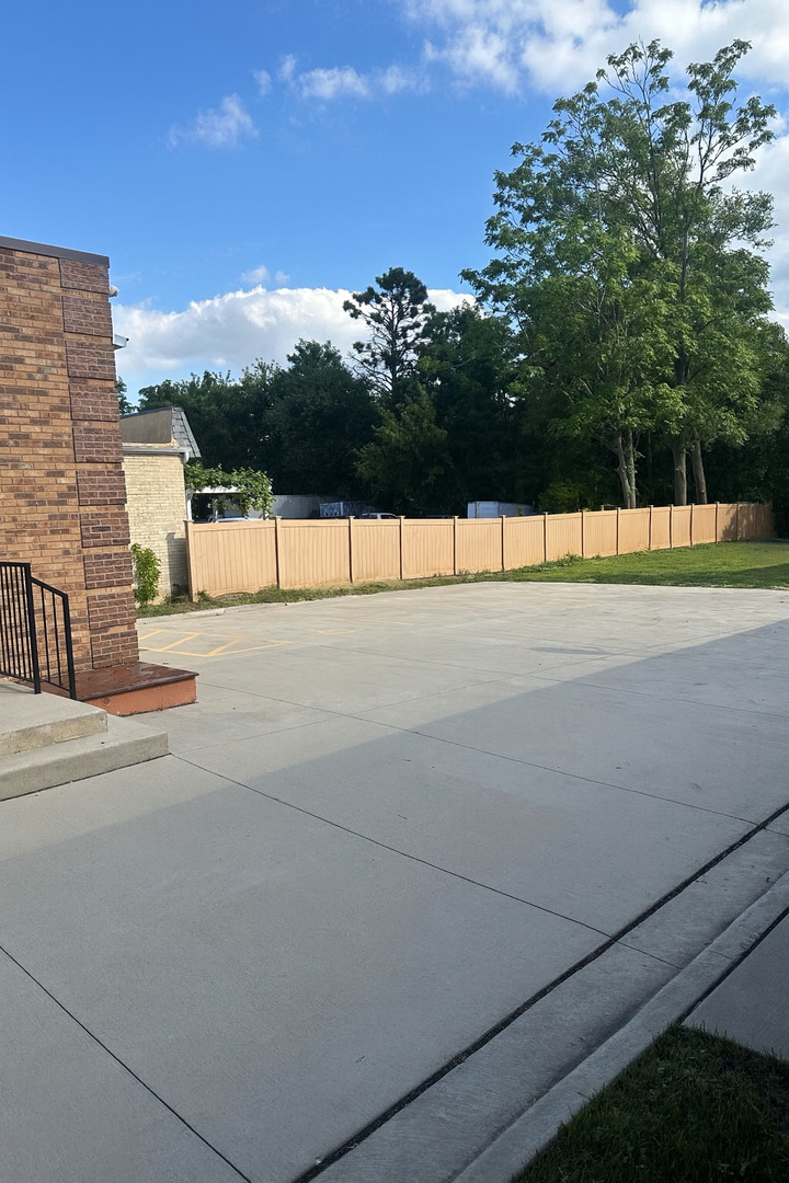 170 W Irving Park Road