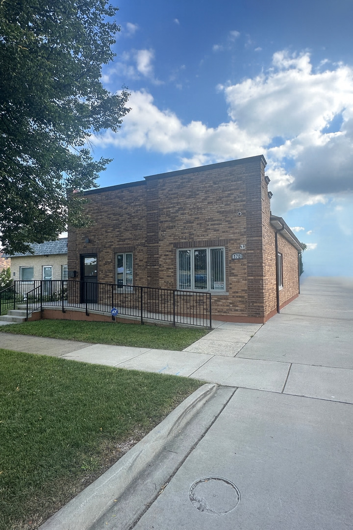 170 W Irving Park Road