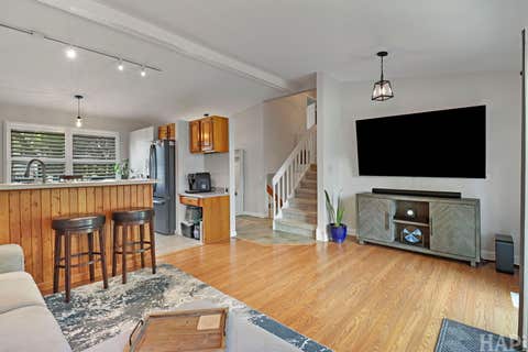 Tiny photo for 385 Northgate Road, Lindenhurst, IL 60046 (MLS # 12742204)
